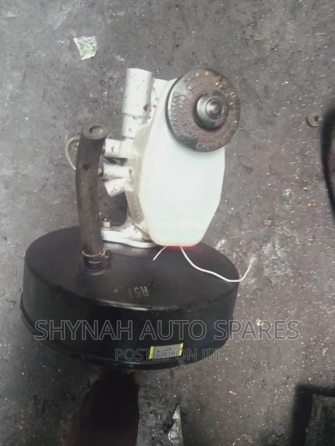 Brake Booster and Master Cylinder Toyota Townace