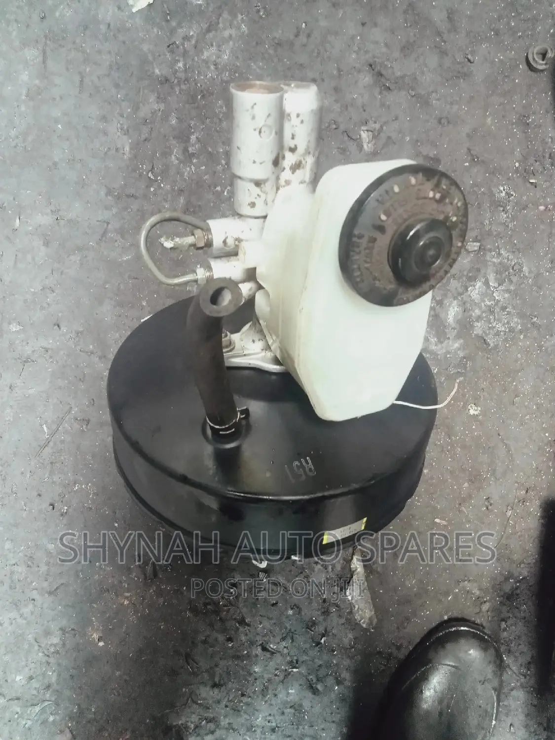 Brake Booster and Master Cylinder Toyota Townace