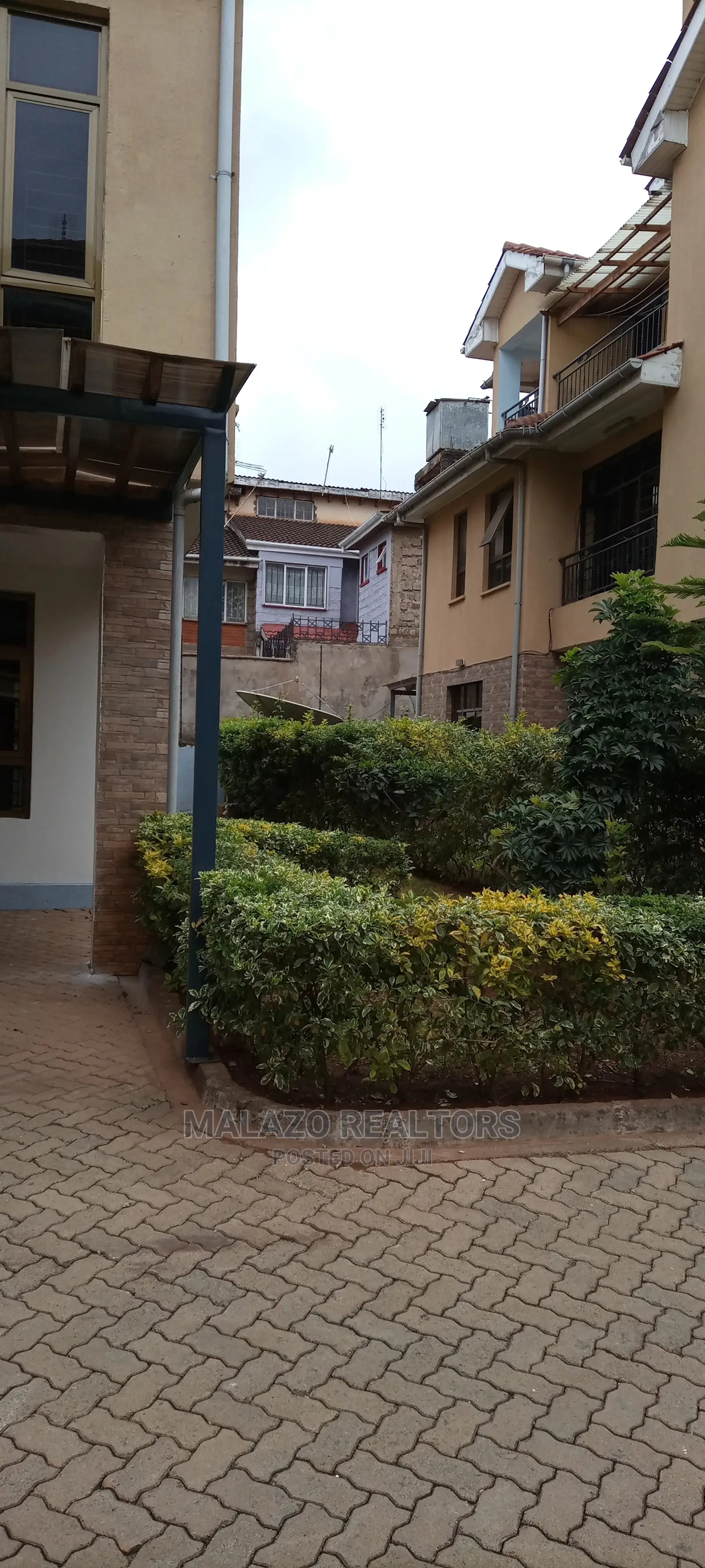 5bdrm Townhouse/Terrace in Henrik Villas, Valley Arcade for sale