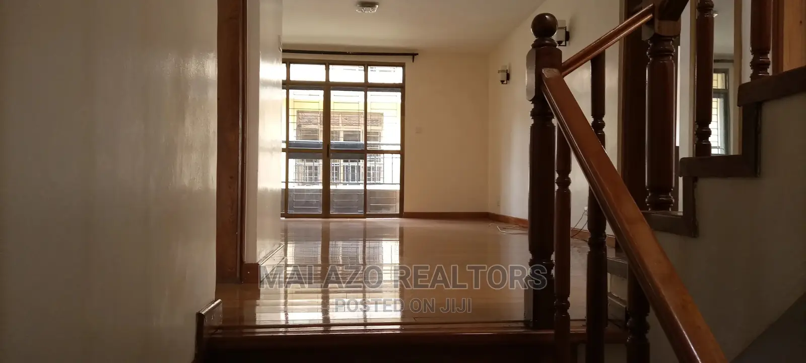 5bdrm Townhouse/Terrace in Henrik Villas, Valley Arcade for sale