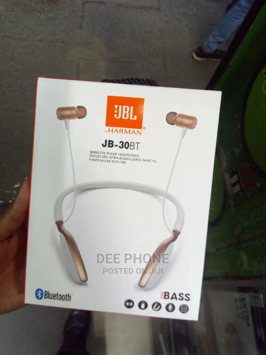 JBL Pure Bass Wireless Earphones