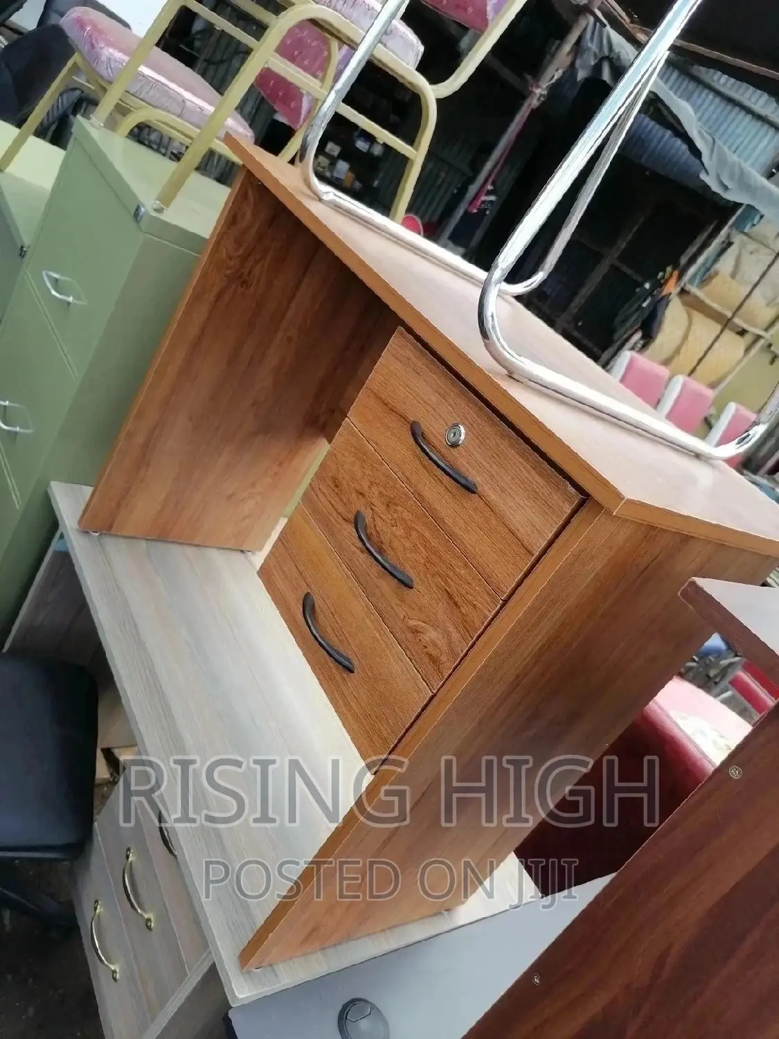 Supreme Master Quality Office Desk