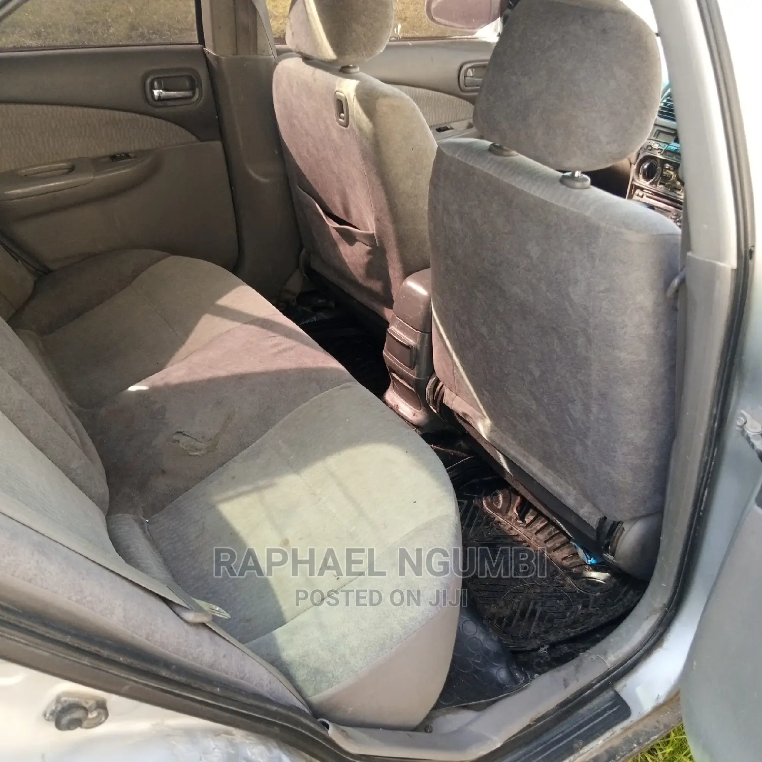 Nissan FB15 2000 Silver