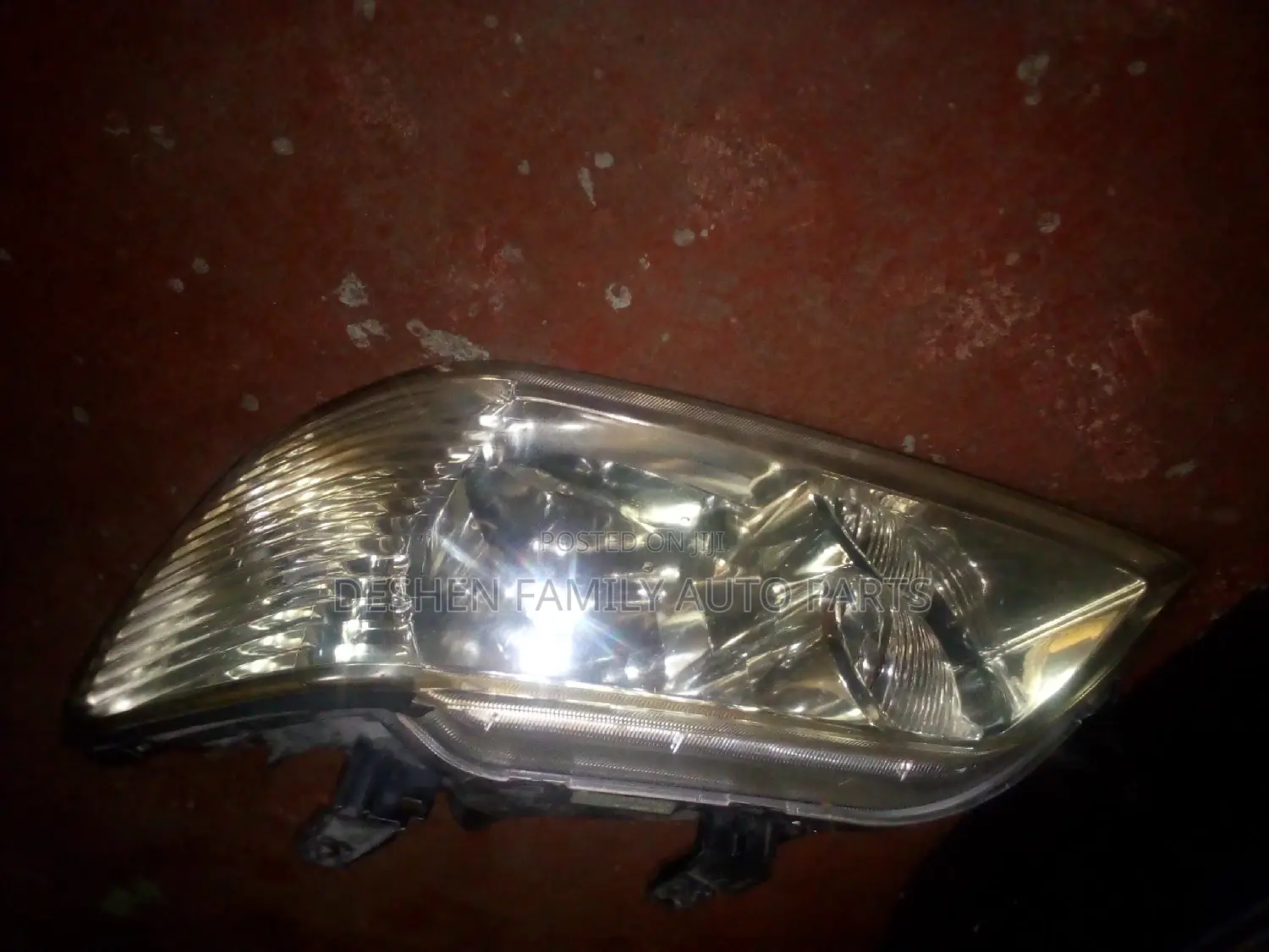 Mistubushi Lancer Headlight