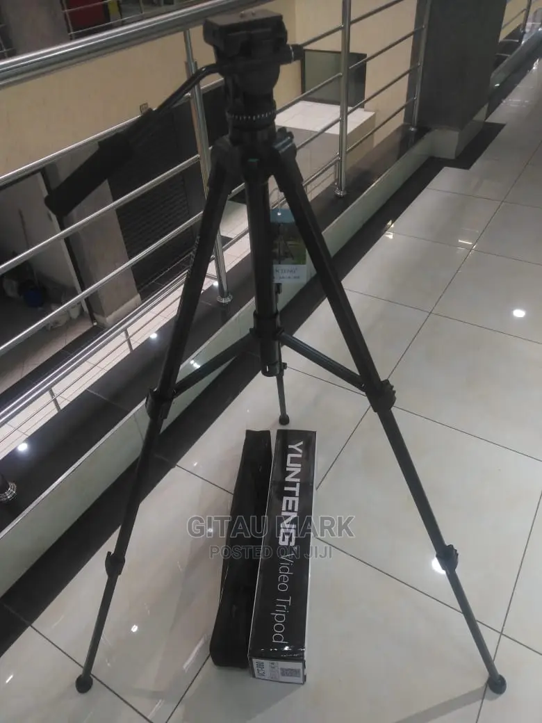 Yunteng VCT 880 Portable Tripod Stand