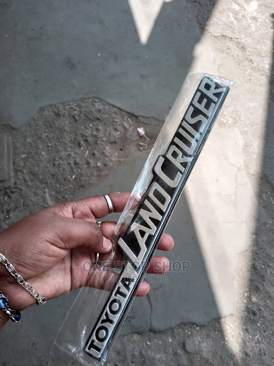 Land Cruiser Logo Badge