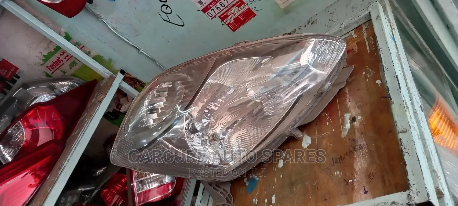 Toyota Passo 2005 2007 Headlight
