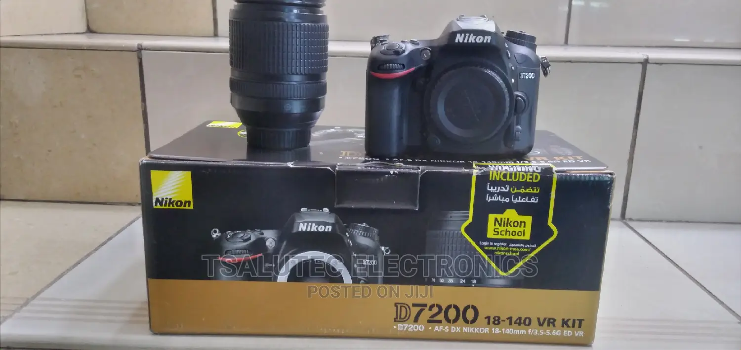Nikon DSLR D7200