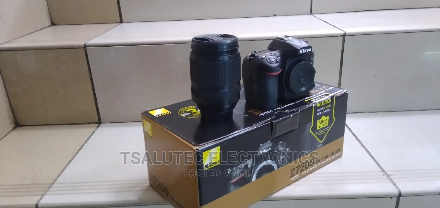 Nikon DSLR D7200