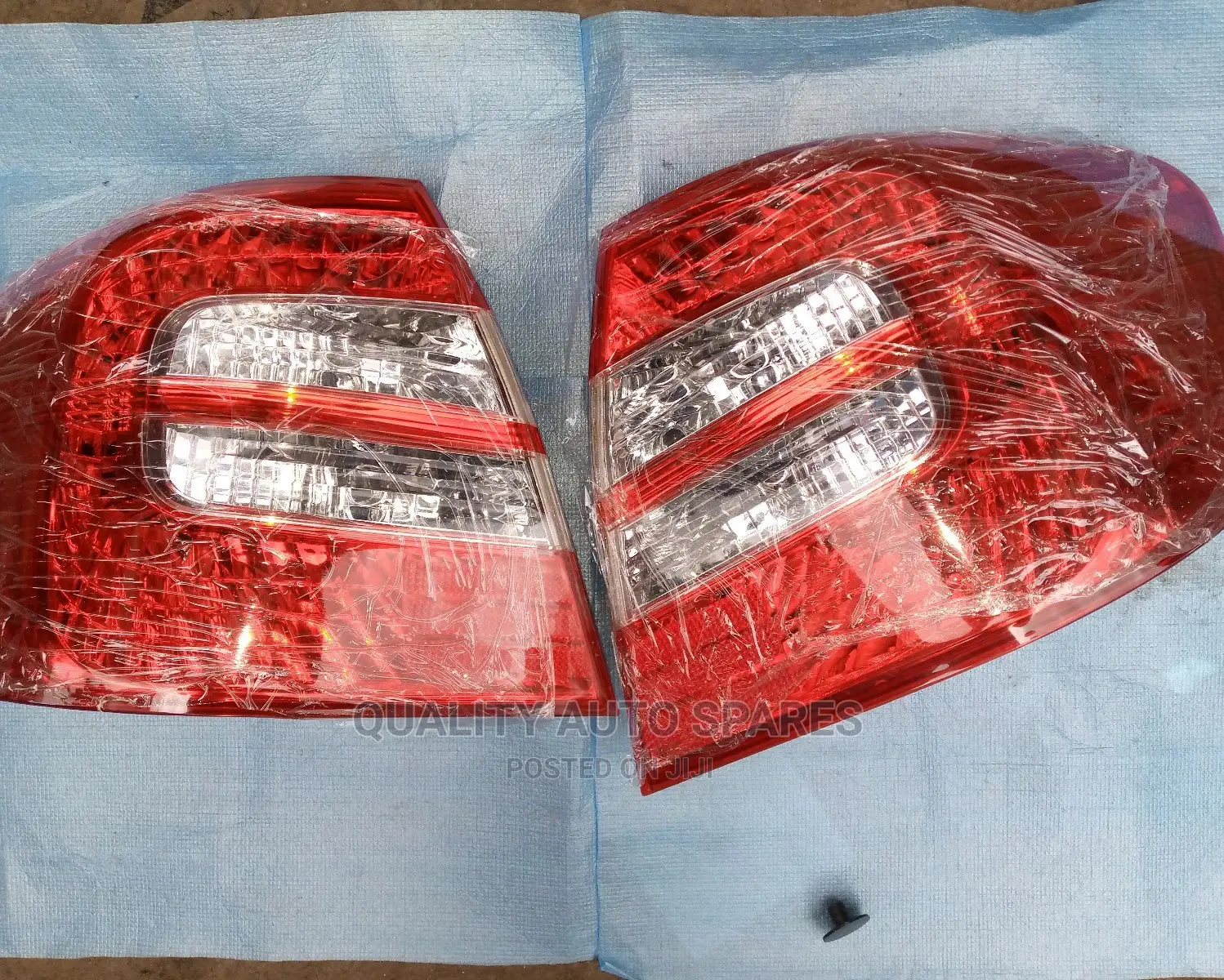 Toyota Premio Taillight (EACH)