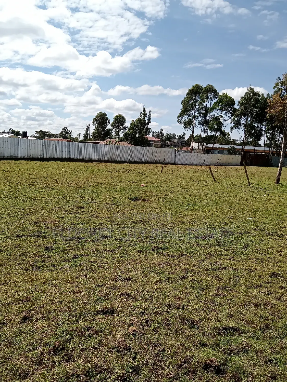 1/4 Plot Kimumu Less Than 300metres From Tarmac