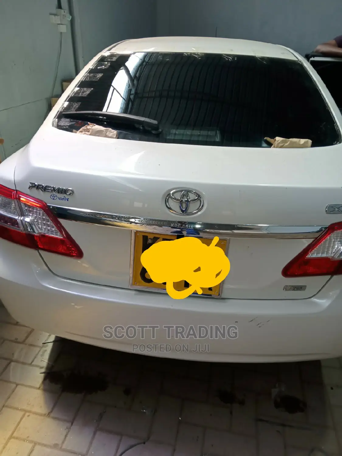 Premio 260 Rear Windscreen