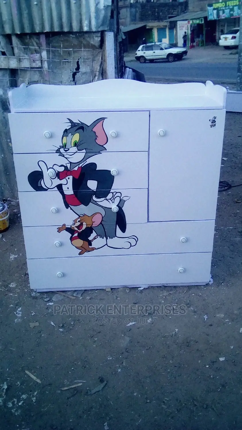 Chest of Drawers 4 by 4 Fitts