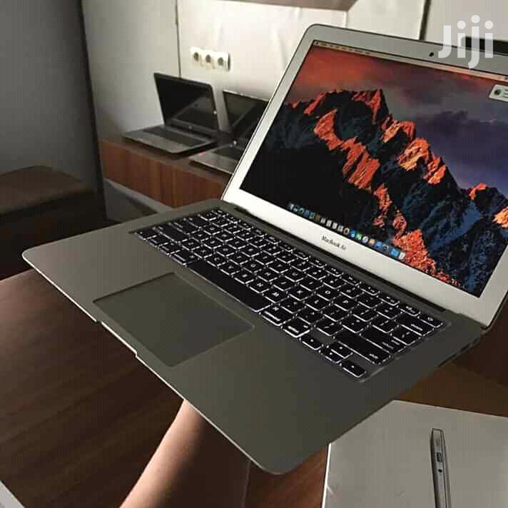 Laptop Apple Macbook Air 4GB Intel Core i5 SSD 256GB