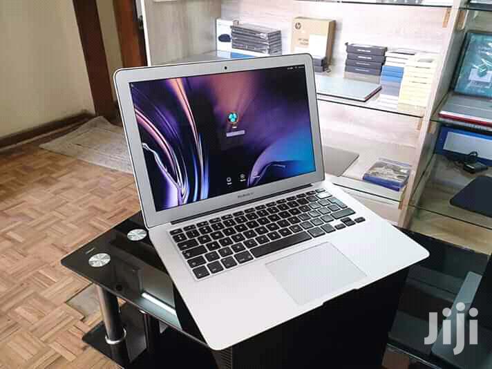 Laptop Apple Macbook Air 4GB Intel Core i5 SSD 256GB