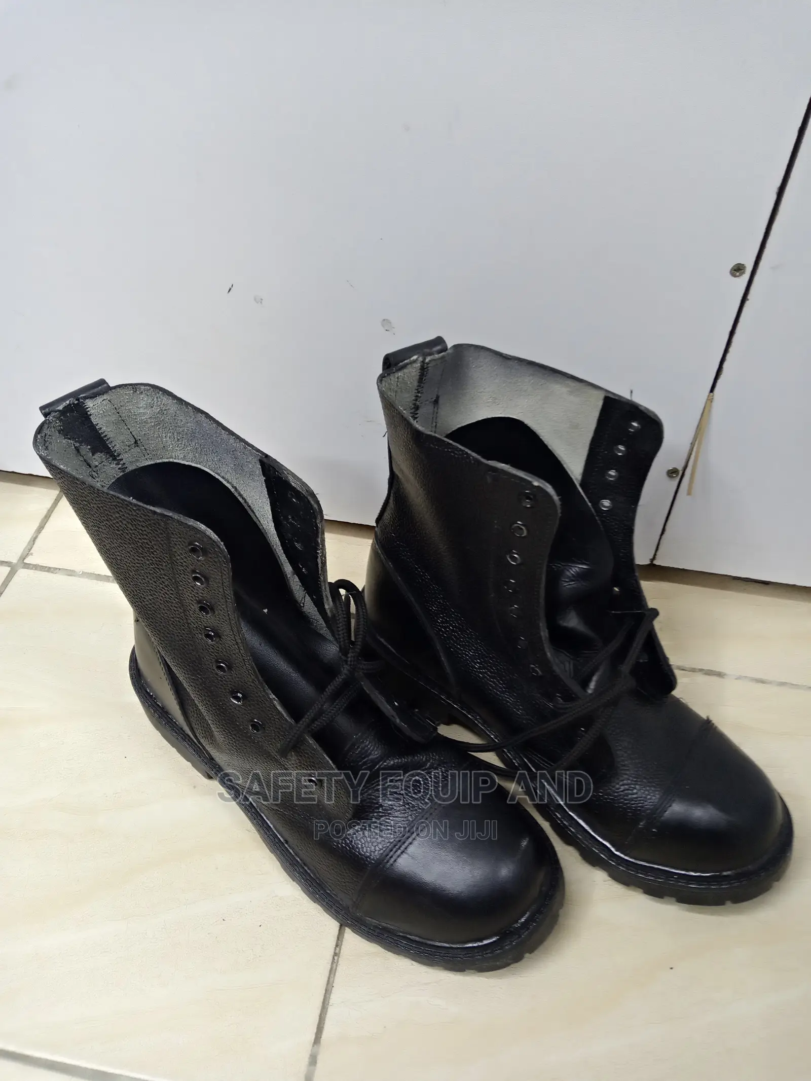 Quality Industrial Boots for Security Workers