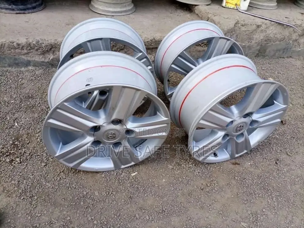 18 Inch V8 Original Rims Set