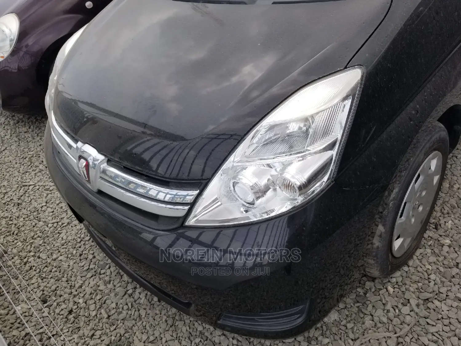 Toyota ISIS 2014 Black