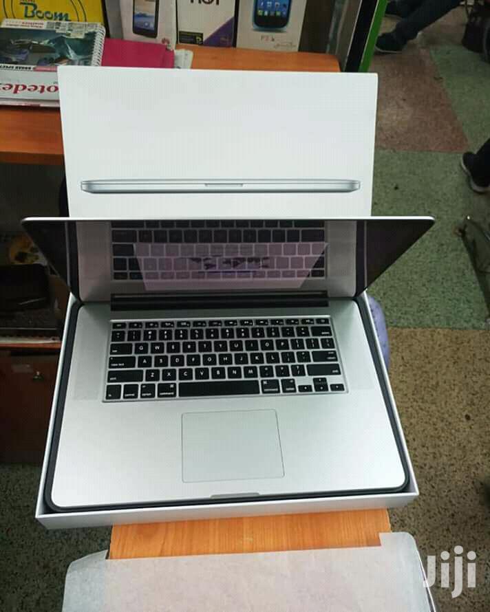 Laptop Apple MacBook Pro 4GB Intel Core i5 HDD 500GB