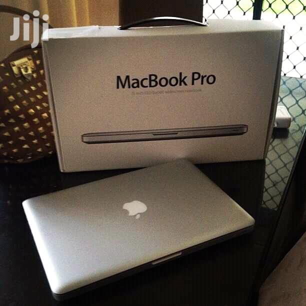 Laptop Apple MacBook Pro 4GB Intel Core i5 HDD 500GB