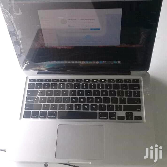 Laptop Apple MacBook Pro 4GB Intel Core i5 HDD 500GB