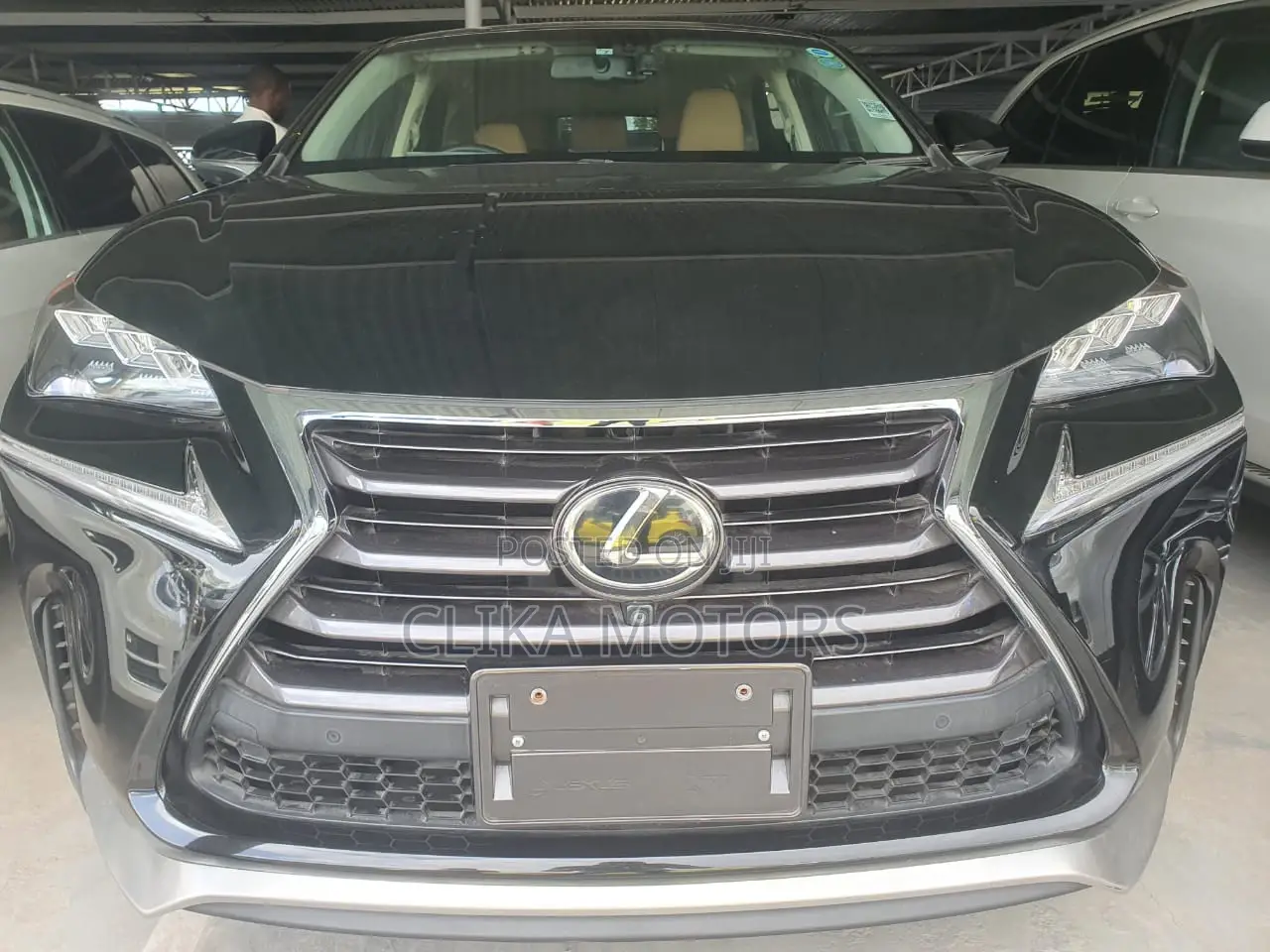 Lexus NX 2016 200t FWD Black