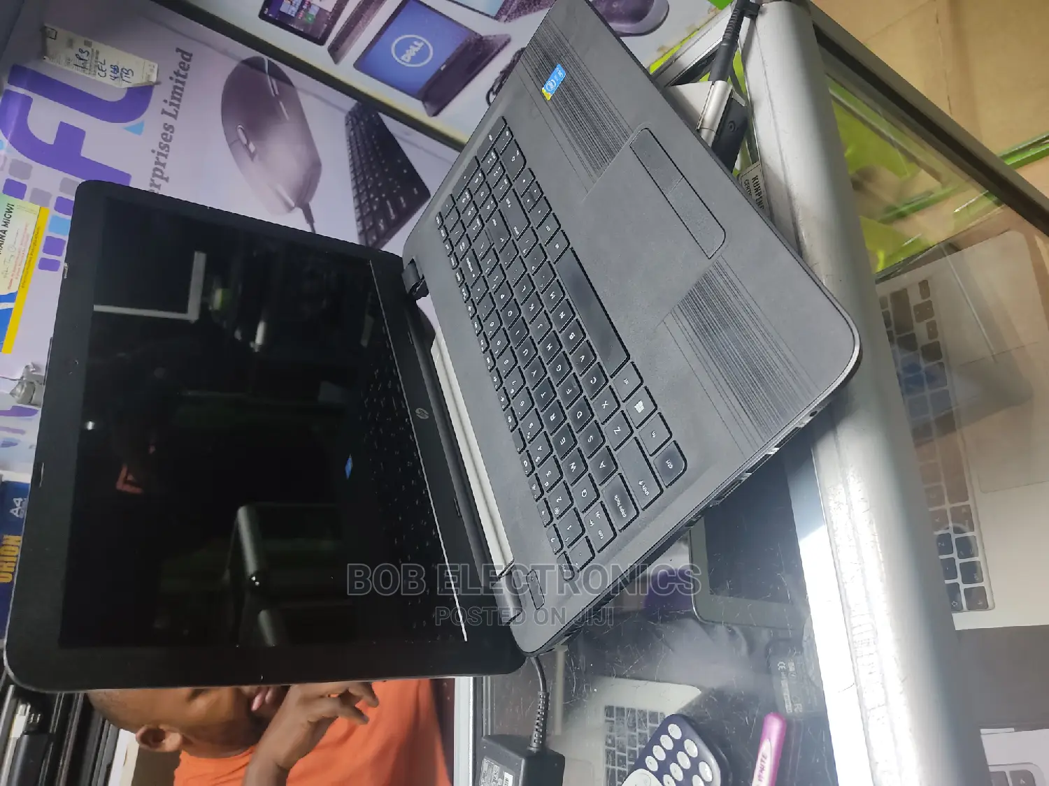 Laptop HP 14-Dq1088wm 4GB Intel Celeron 350GB