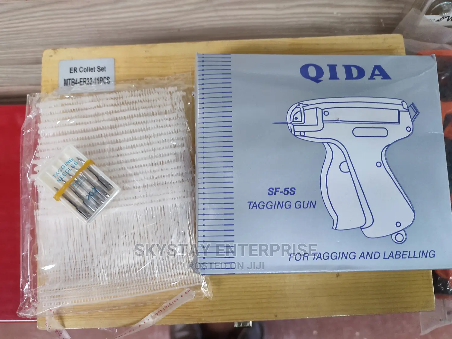 Tagging Gun + 1000 Sticks + 5 Spare Needles