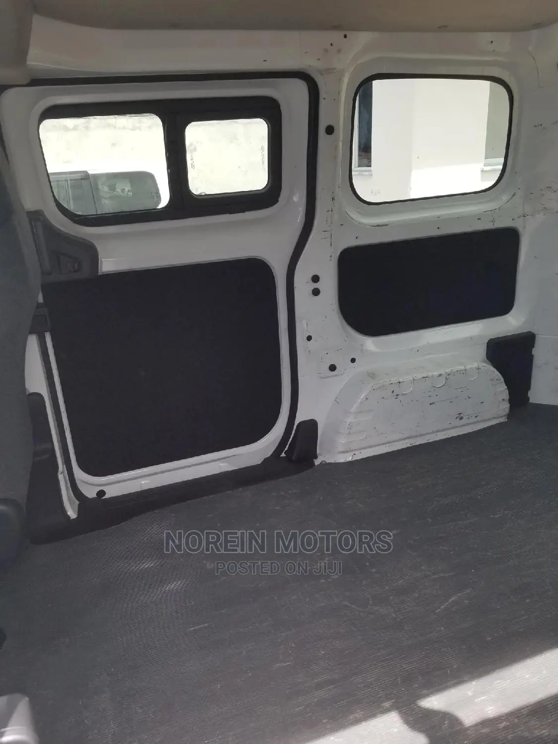 Nissan NV1500 2019 White