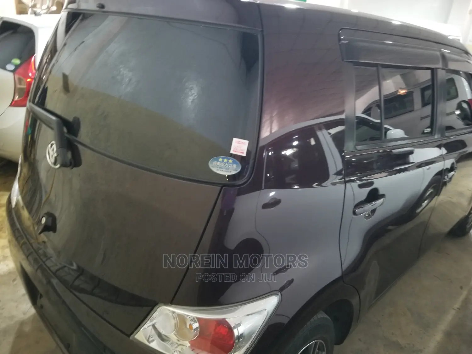 Toyota bB 2014 Purple