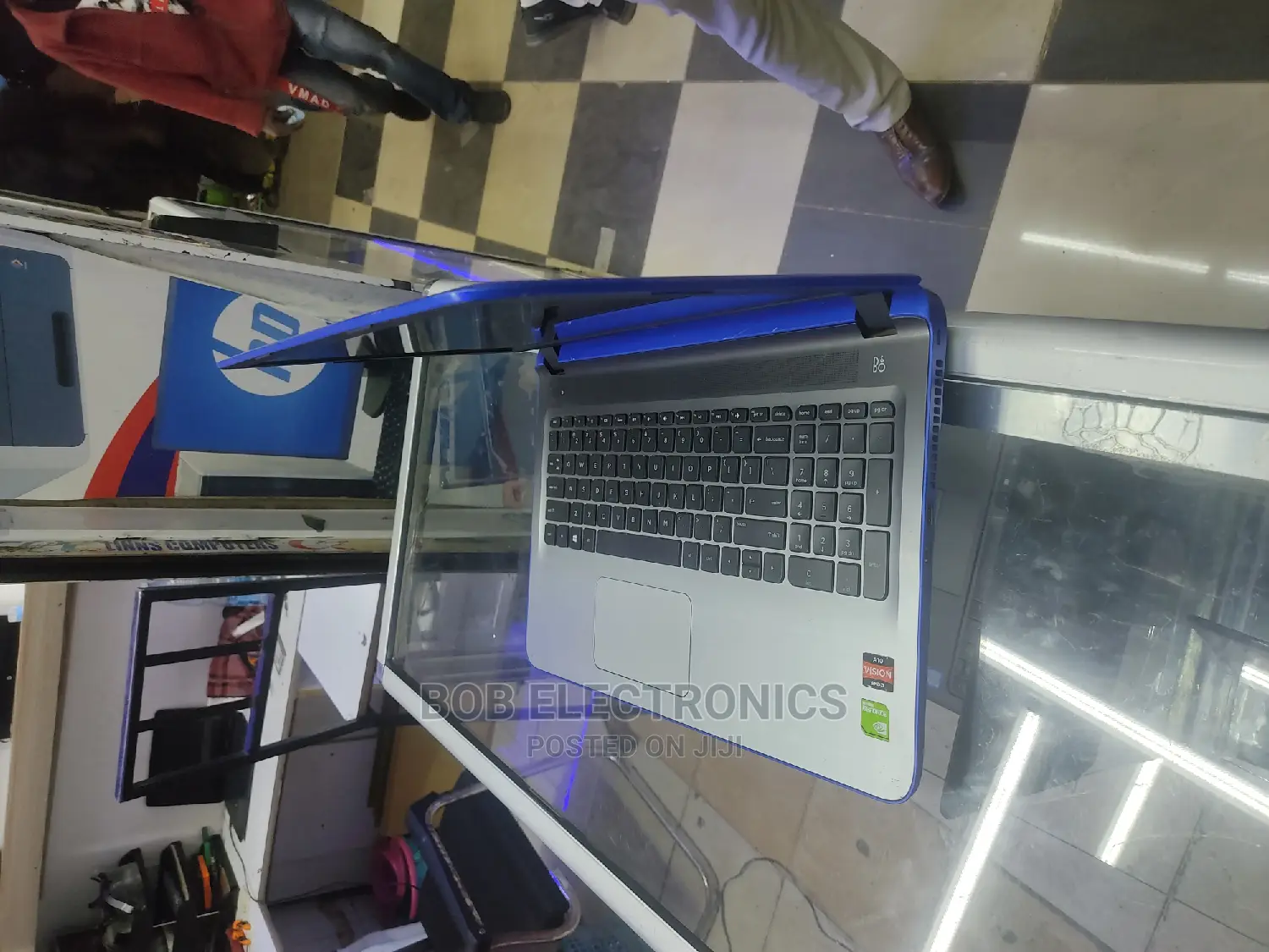 Laptop HP Compaq Presario M2000 4GB Intel Celeron 320GB