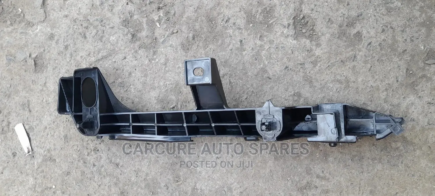 Prado 120 Bumper Slide Bracket Retainer
