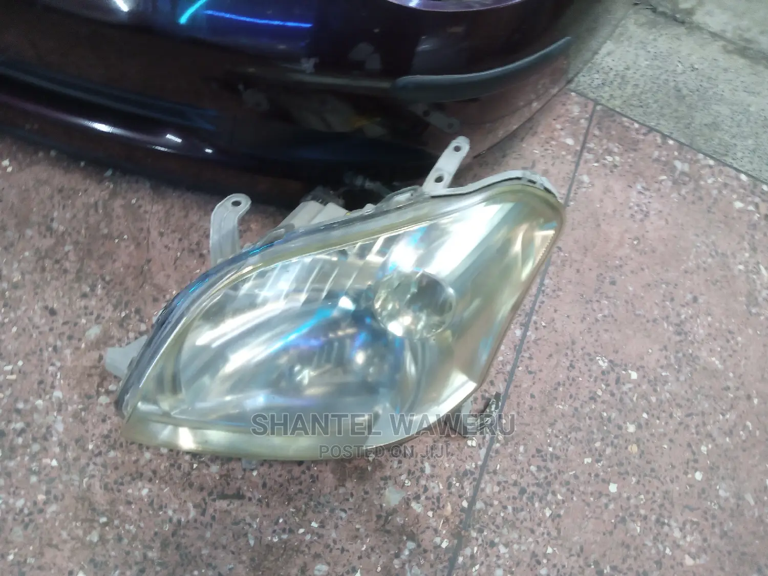 Raum Headlight