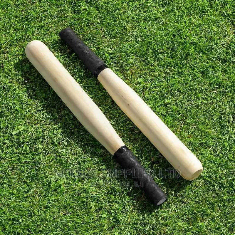 A Pair of Junior Rounders Bat (14 Inch)