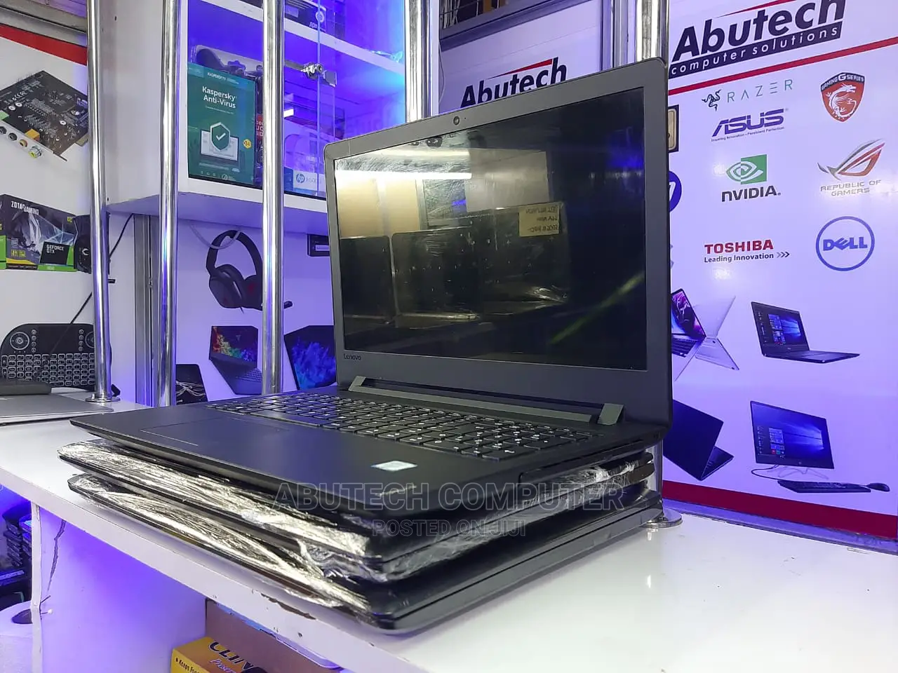 Laptop Lenovo IdeaPad 110 4GB Intel Core I3 HDD 1T