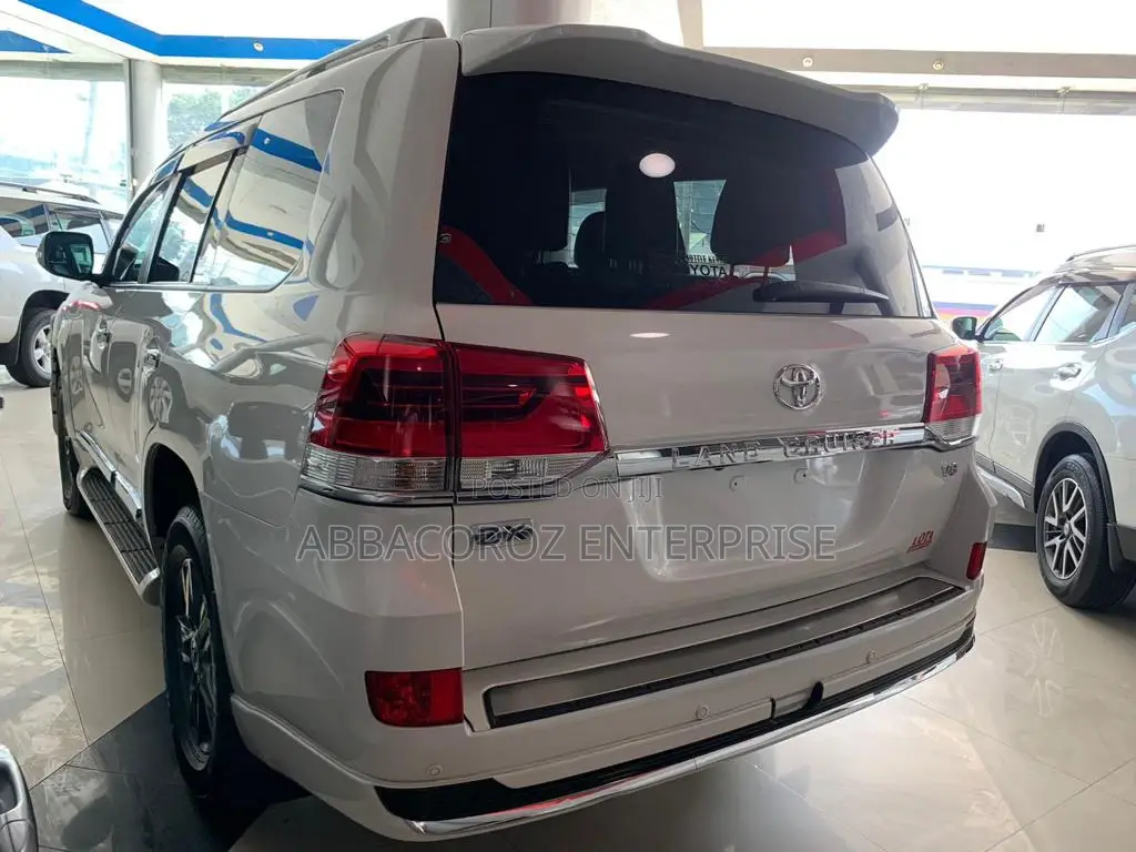 Toyota Land Cruiser 4.6 V8 ZX 2015 Pearl