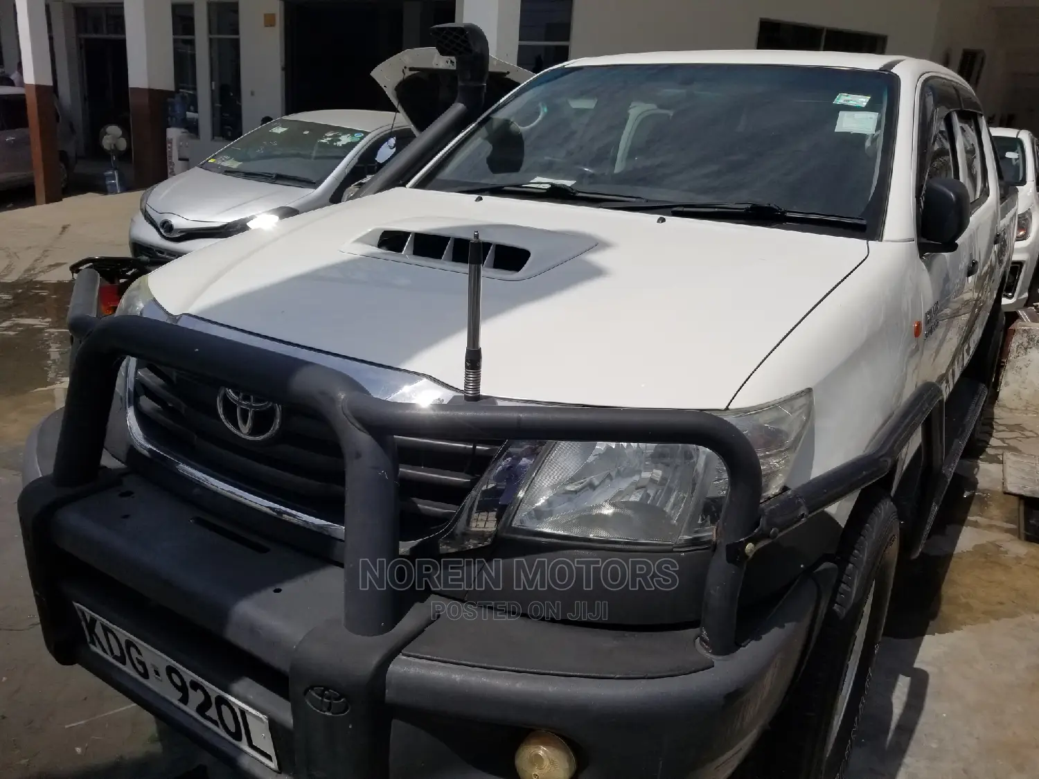 Toyota Hilux 2014 White