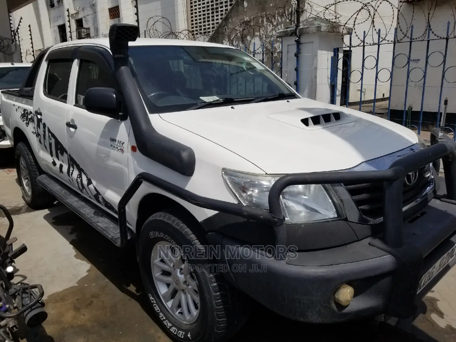 Toyota Hilux 2014 White