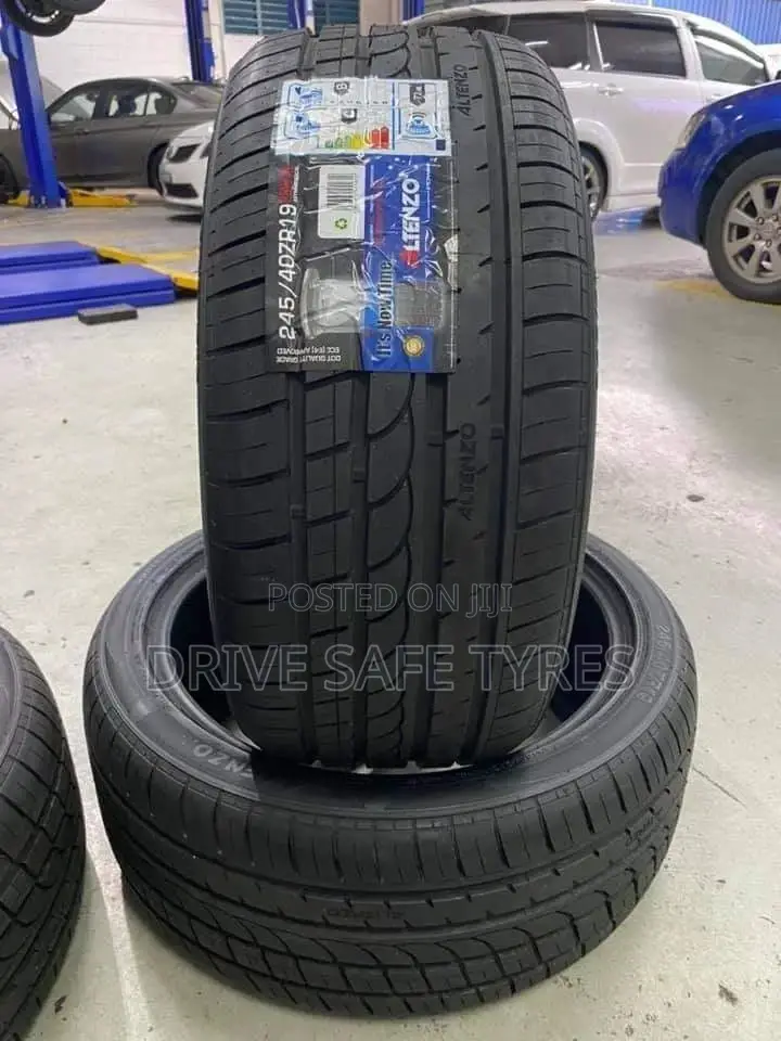 245/40 R19 Altenzo Tyre