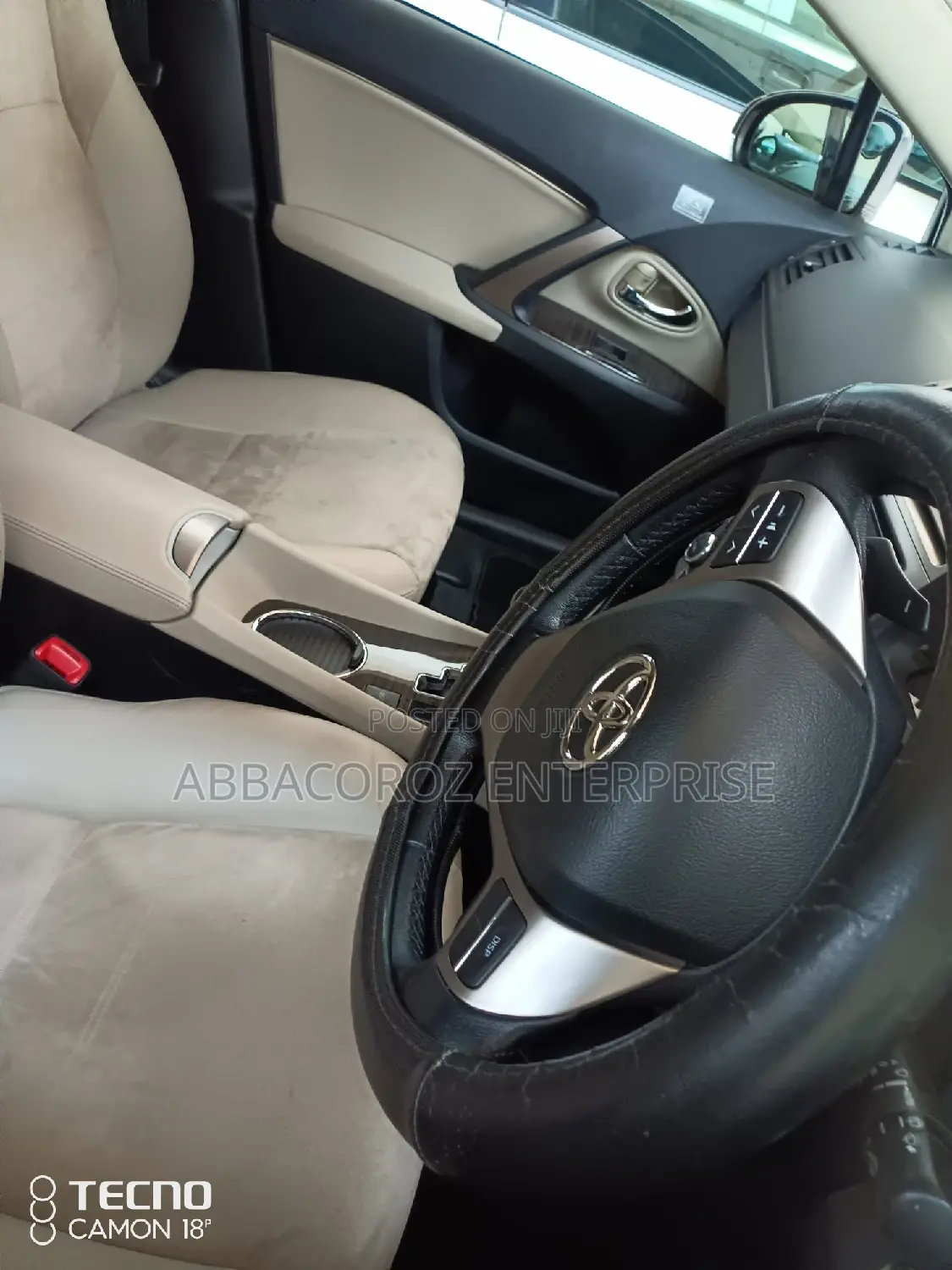 Toyota Avensis 2015 Black