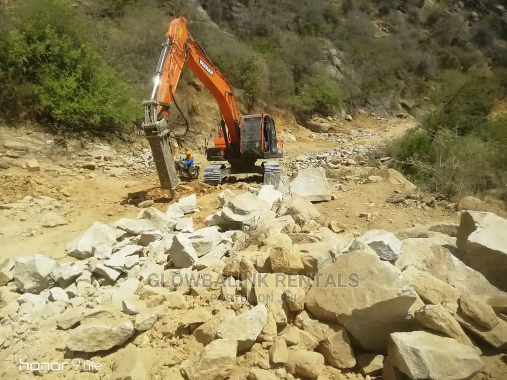Excavator With Breaker for Hire
