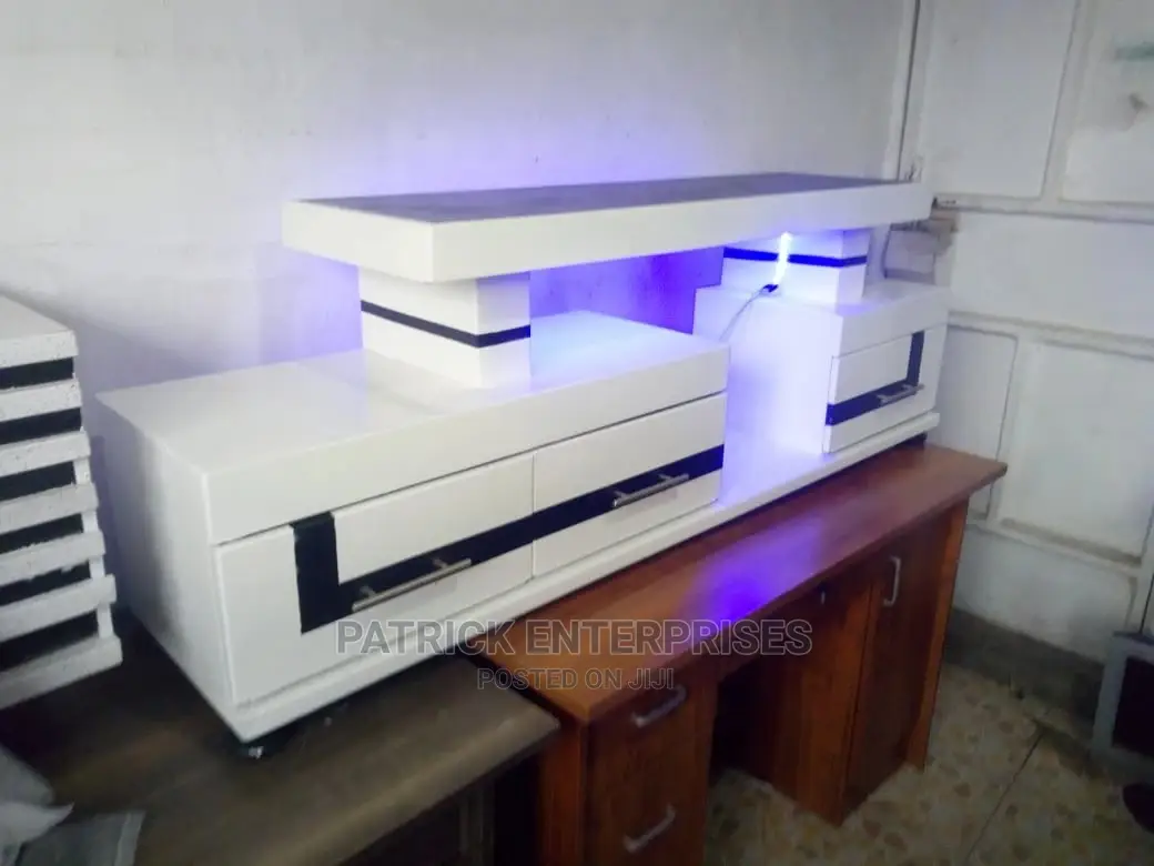 Morden TV Stands Can Hold 55" Tv