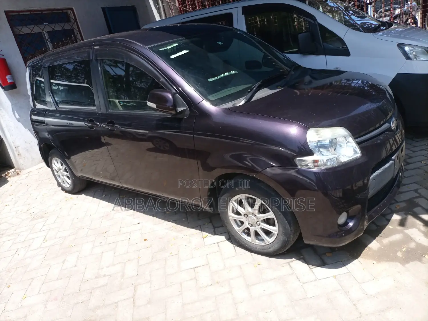 Toyota Sienta 1.5 AWD 2016 Purple