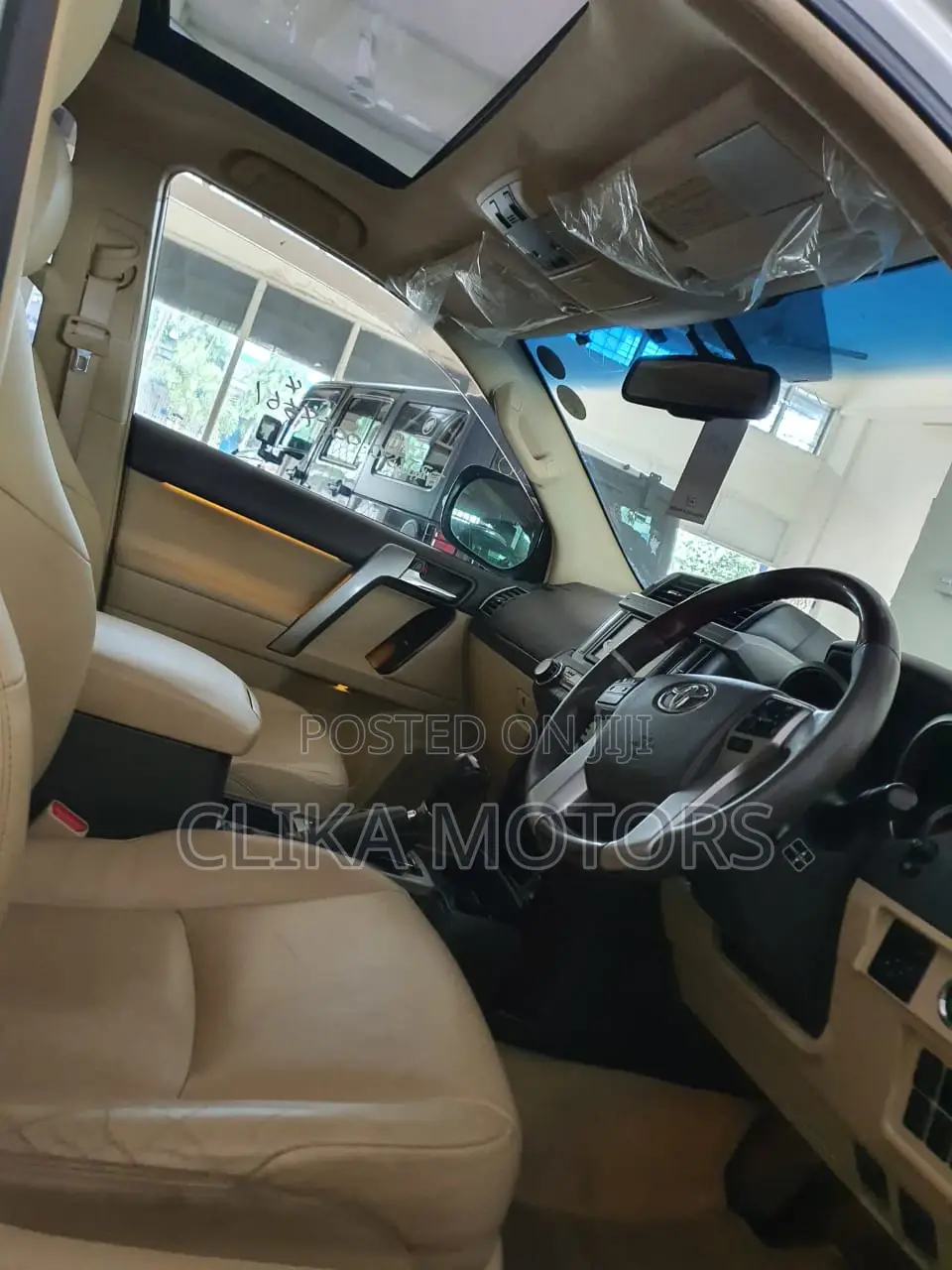 Toyota Land Cruiser Prado 2017 Off White