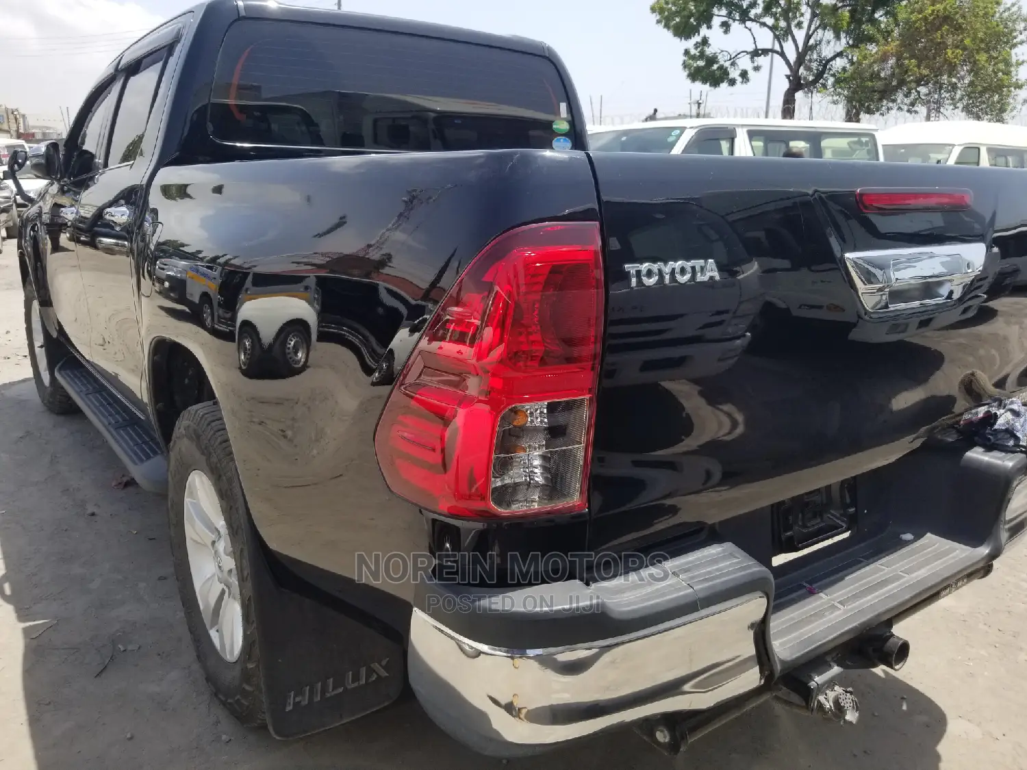 Toyota Hilux 2015 Black