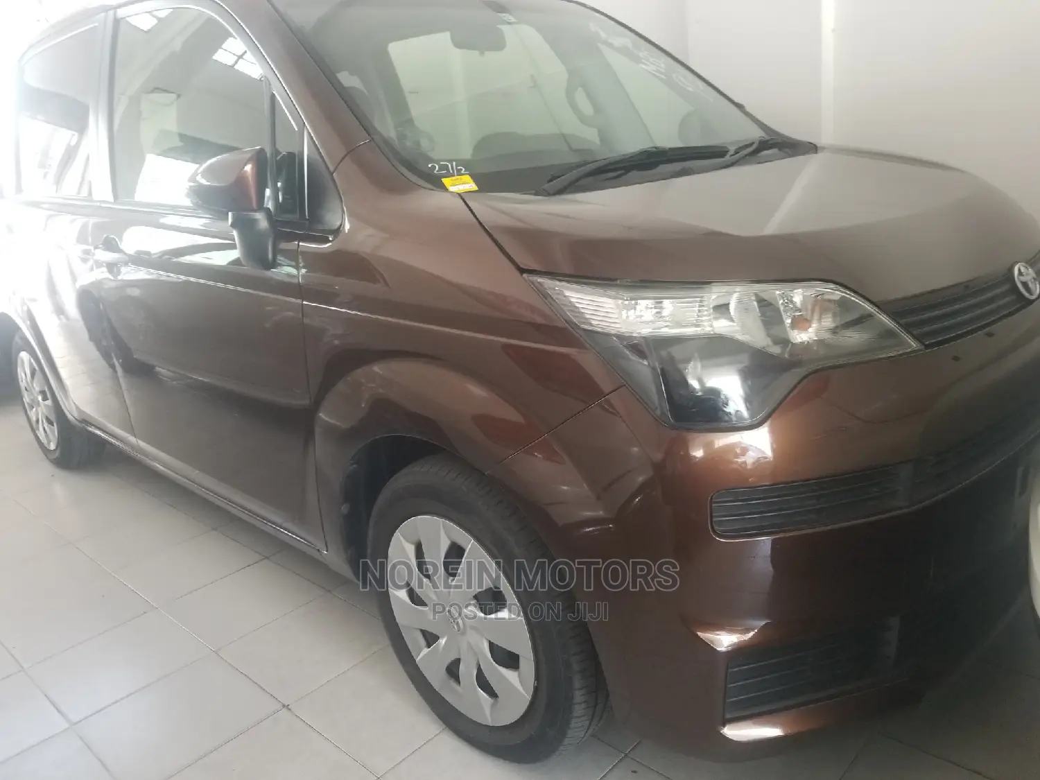 Toyota Spade 2014 1.5 Brown