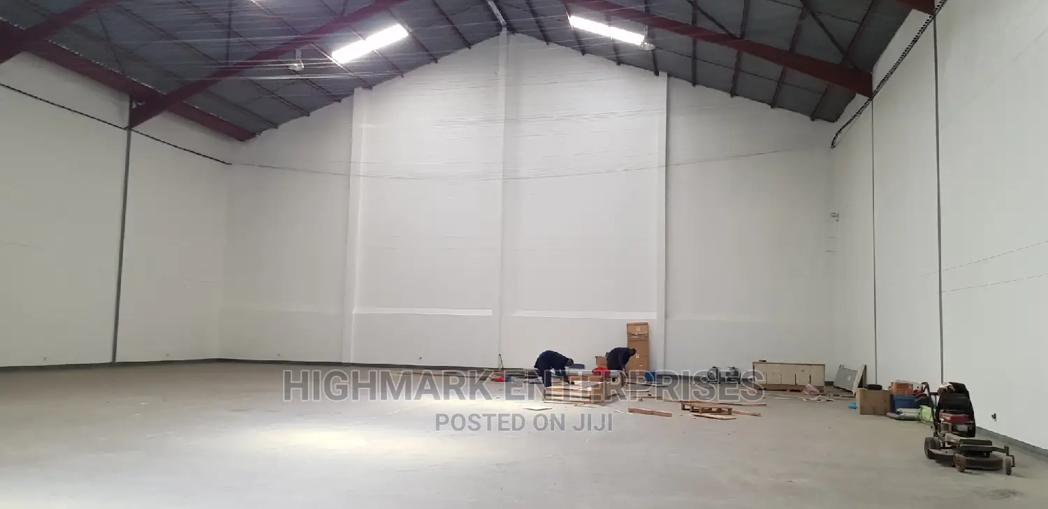 13515 Sq Feet Godown to Let
