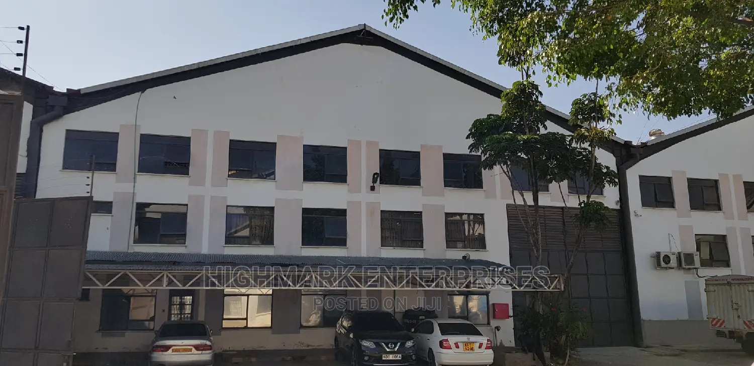 13515 Sq Feet Godown to Let