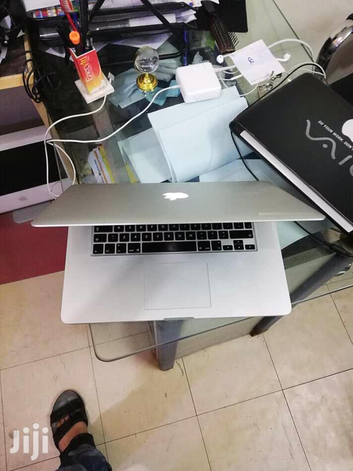 Laptop Apple MacBook Pro 4GB Intel Core i5 HDD 500GB