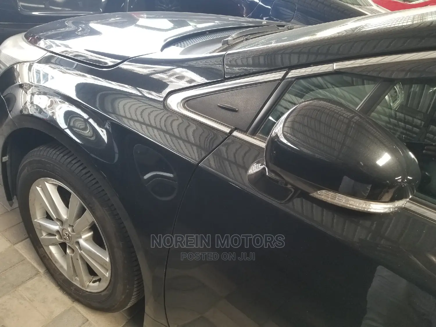 Toyota Avensis 2015 Black